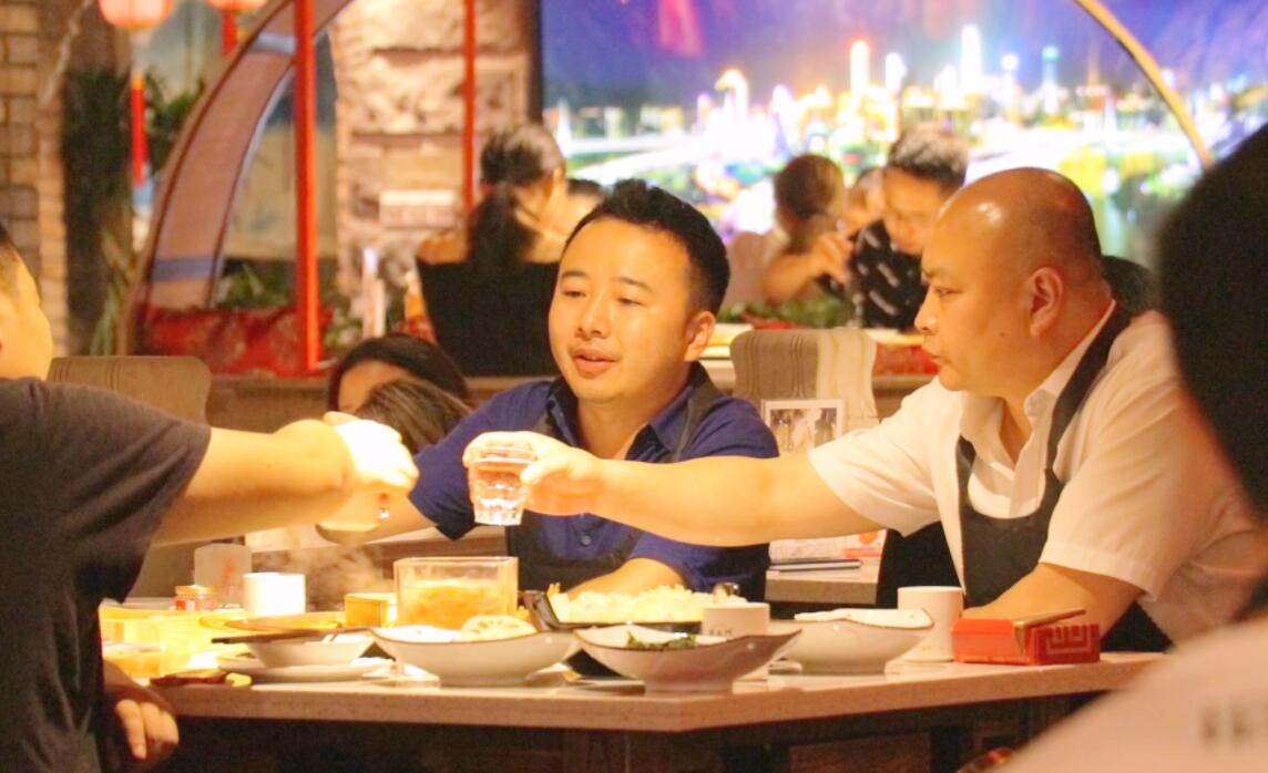 火鍋店選址在巷子里，如何招攬生意？